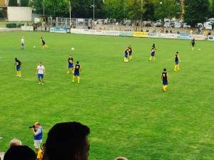 Il riscaldamento del Parma nell'intervallo