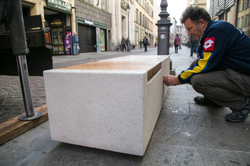 2015 10 30 panchine via Cavour-3