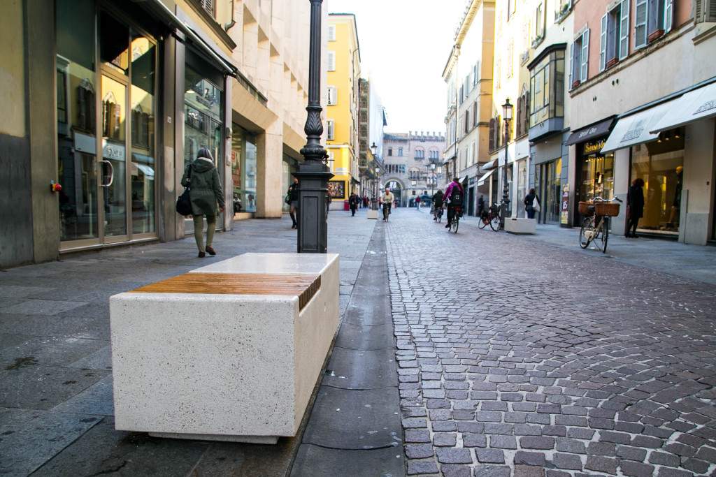 2015 10 30 panchine via Cavour-4