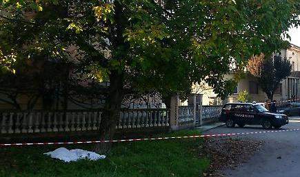 1446456086669.jpg--cadavere_sotto_un_albero_a_colorno___e_mistero